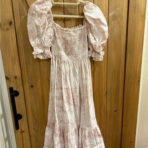 Pink and White Puff Sleeve Dress nothing fits but